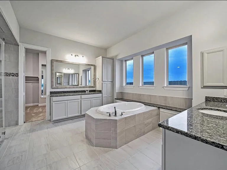6507 Timarron Lakes Dr — Photo 10