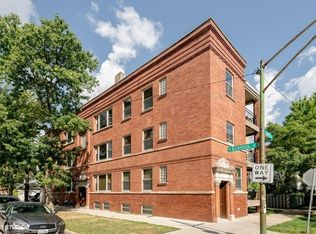 2206 W School St APT 4W, Chicago, IL 60618
