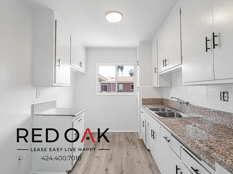 3925 Roxanne Ave #19 — Photo 1
