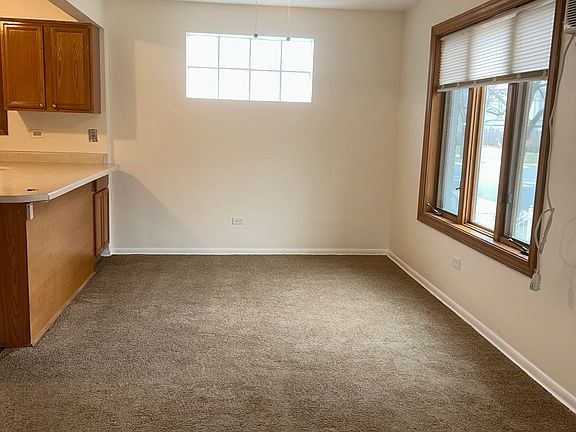 3rd image of 332 S Euclid Ave #5