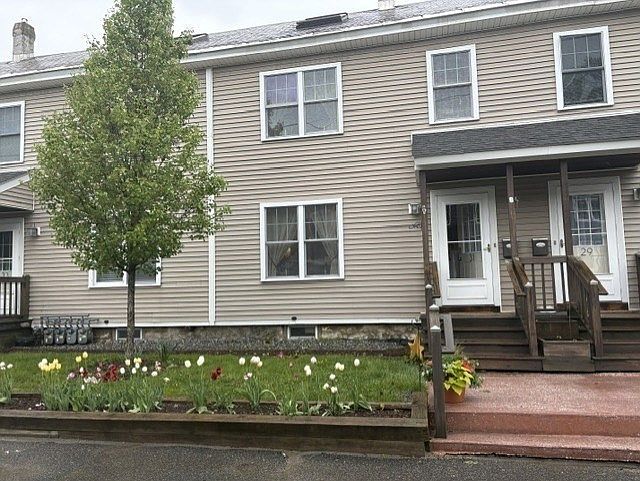 1st image of 31 Taft St Unit 31