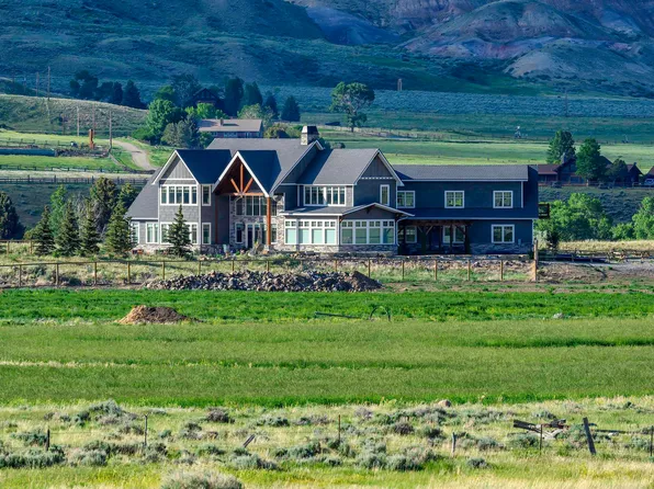 6 Whitney Dr, Cody, WY 82414