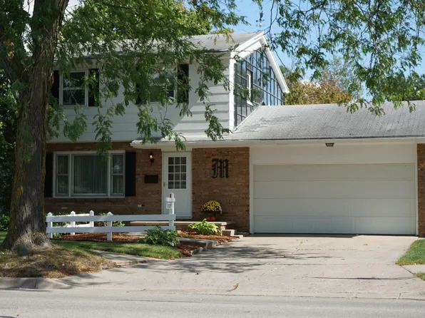 809 S Lansing St, Saint Johns, MI 48879