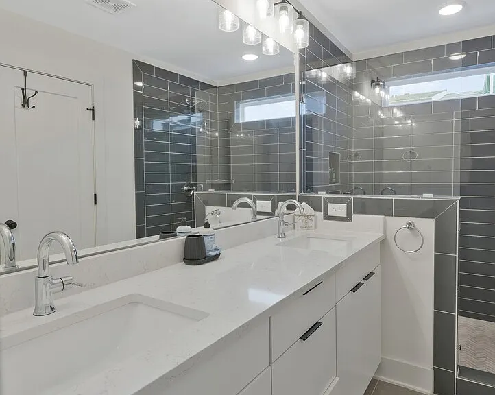 Meridian St — Photo 11