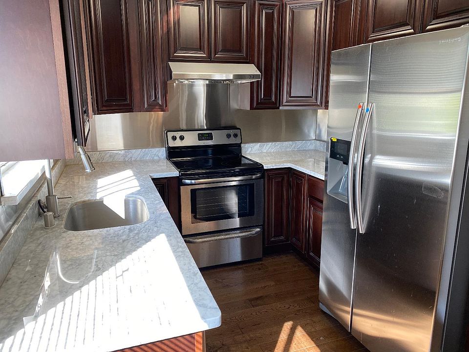 1st image of 448 Mariposa Ave APT 4