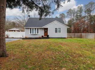 22 Francis Mooney Dr, Ridge, NY 11961