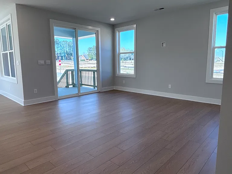 1353 Hurston Ln — Photo 19
