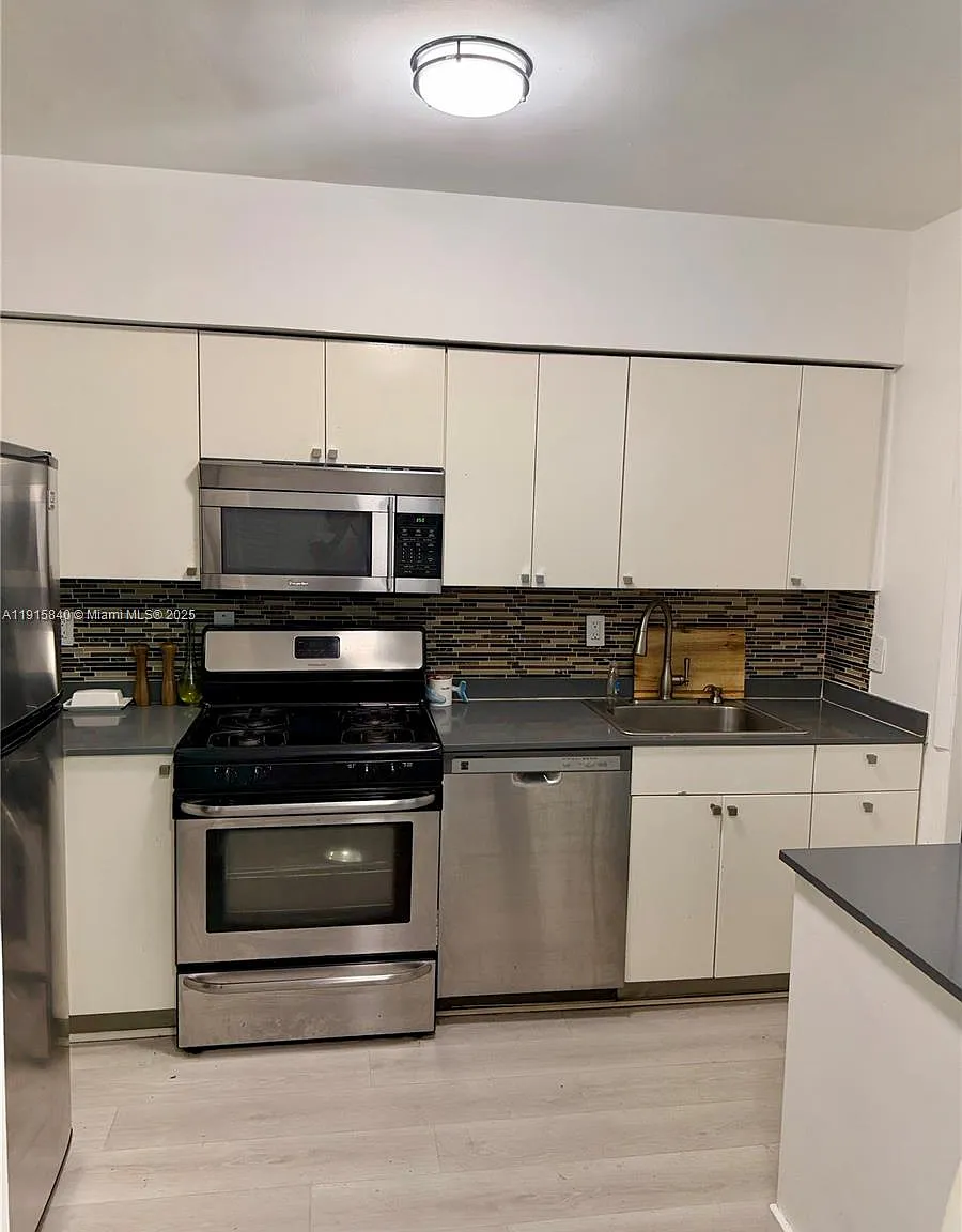 2 bed, 1.0 bath, $2,300 — Photo 1