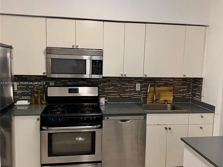 1198 Marseille Dr #4A — Photo 1