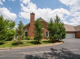 8002 Saint Andrews Village Dr, Louisville, KY 40241