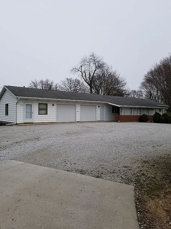 312 Waynetown Rd photo 1