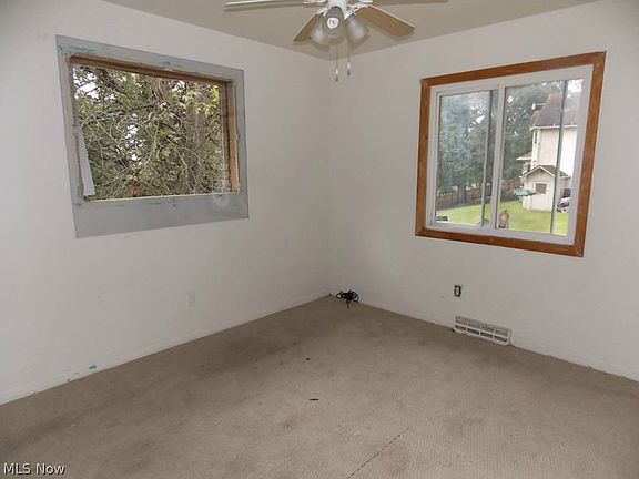 5th image of 1264-1266 East Ave