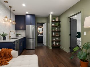 3588 E Pender St #8, Vancouver, BC V5K 2E3