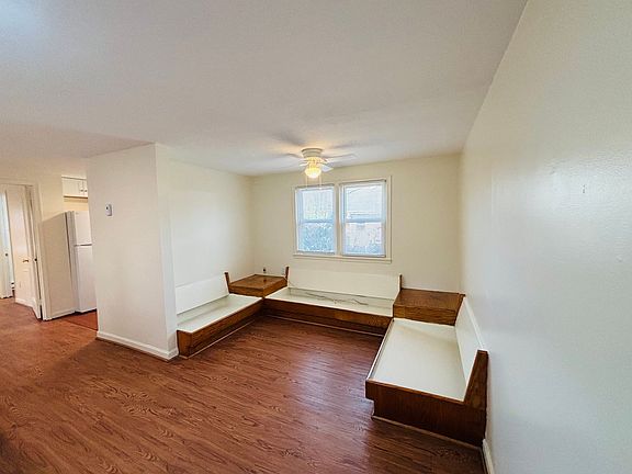 4th image of 806 S Main St APT 4