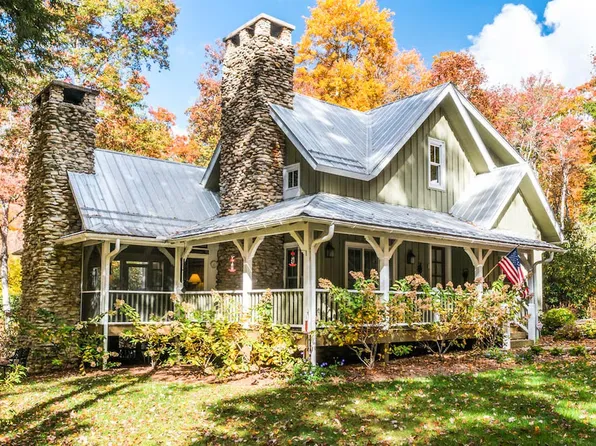 35 Trillium Court, Sapphire, NC 28774