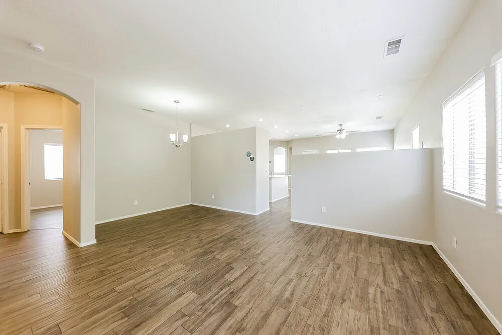 4 bed, 2.0 bath, 1756 sqft, $1,950 — Photo 3
