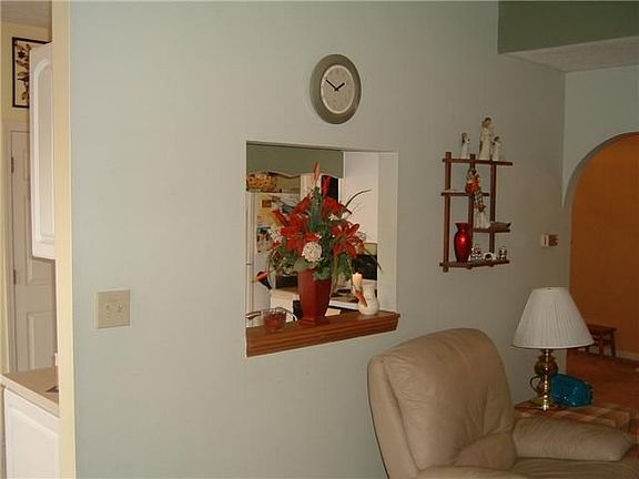 4th image of 6726 Dorchester Dr