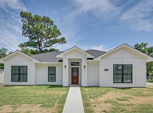 209 McCuen St, Waxahachie, TX 75165