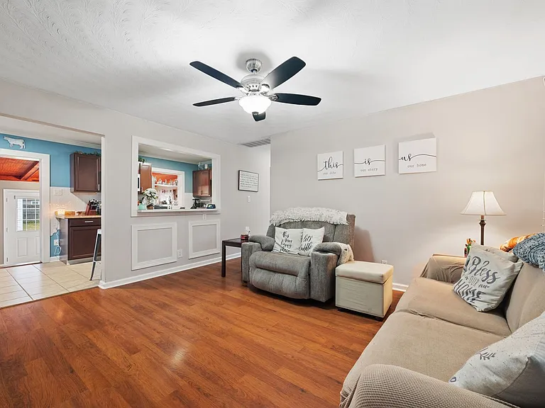 1061 Saint Julian Dr — Photo 6