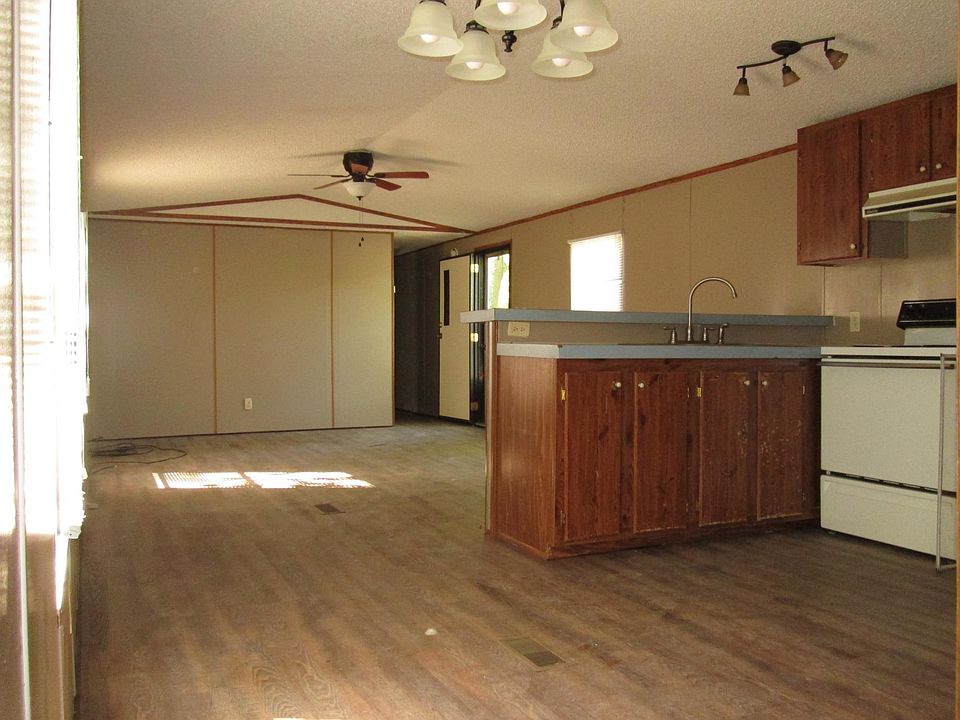 Kitchen to Livingroom