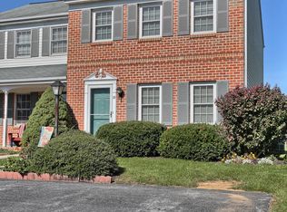 78 Robin Hill Dr, Lititz, PA 17543