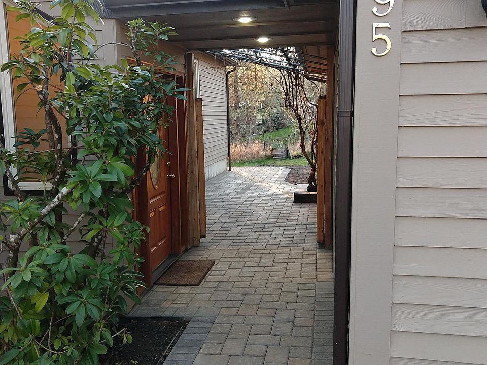 1st image of 1995 Tigertail Rd