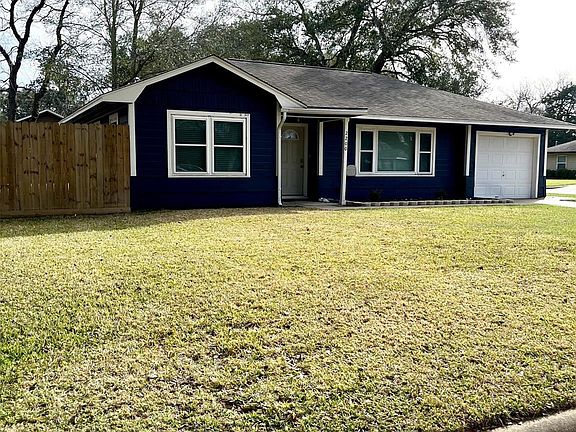 2nd image of 2200 Linwood Ln