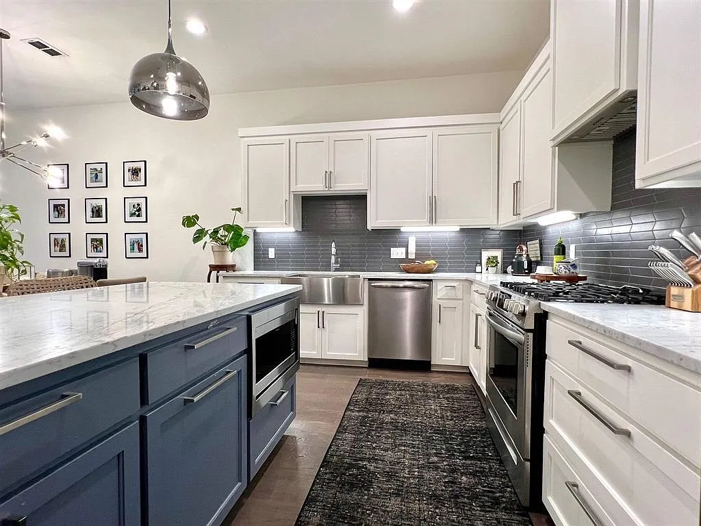 3 bed, 2.5 bath, 2026 sqft, $3,600 — Photo 4