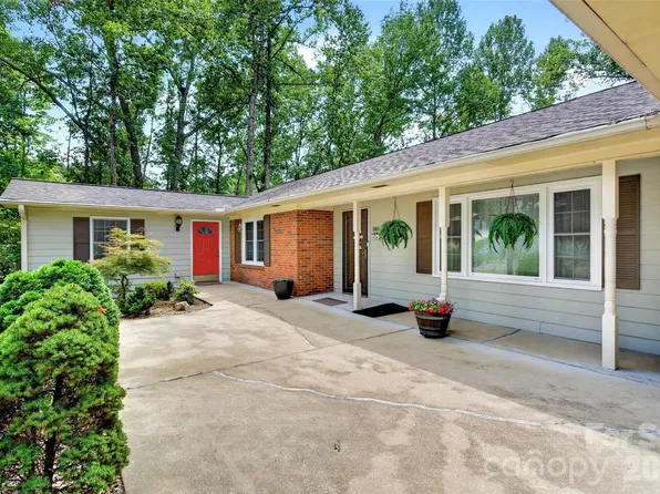 146 Cobblestone Dr, Marion, NC 28752