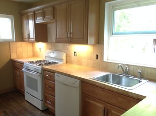 2215 Barrington Rd, University Heights, OH 44118