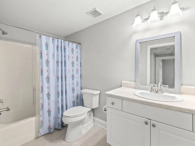 5060 Fairways Cir #F101 — Photo 36