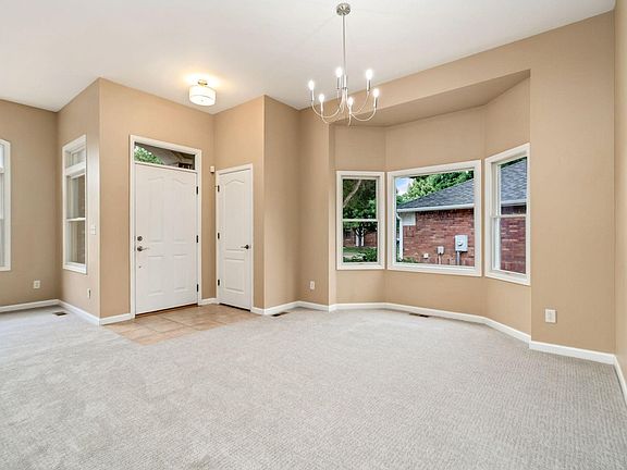 4th image of 5179 Torrey Pines Ct