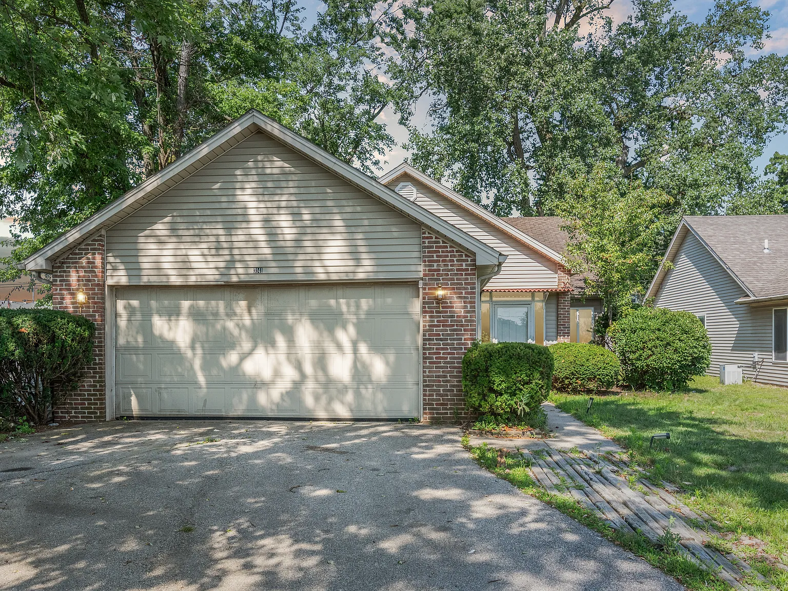 3 bed, 1400 sqft, $2,250 — Photo 1