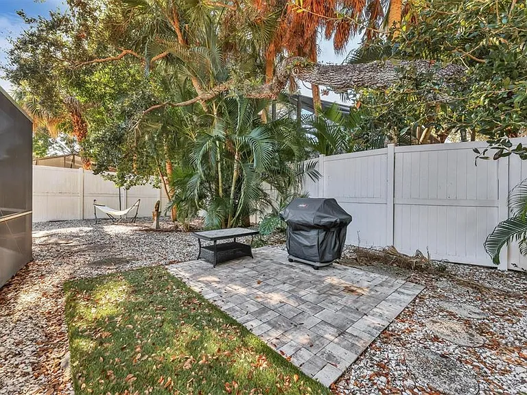 726 Birdsong Ln — Photo 39