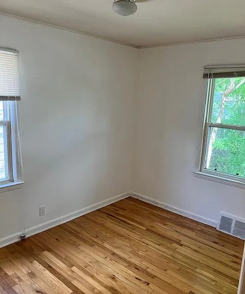 3404 Linwood Ave — Photo 16