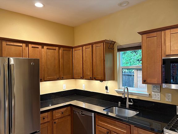 4th image of 115 Alameda De Las Pulgas