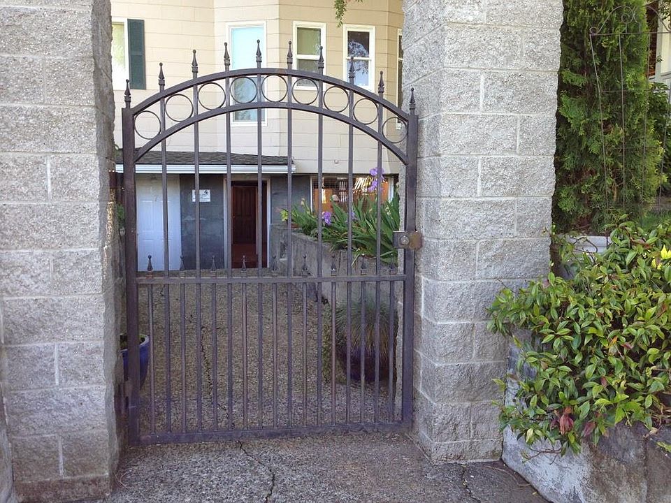 Baker Ave Gate