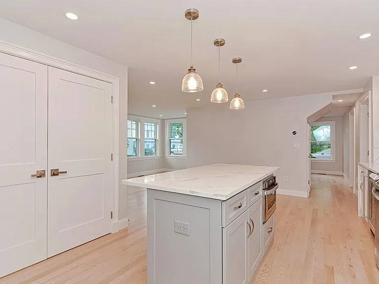 64 Crescent St #1 — Photo 9