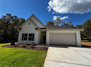 116 Valley View Dr, Maysville, GA 30558