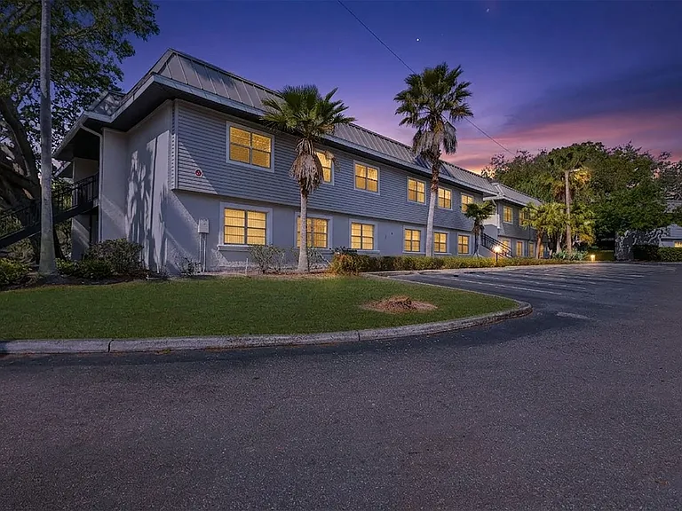 Willow Brooke Apartments — Photo 12