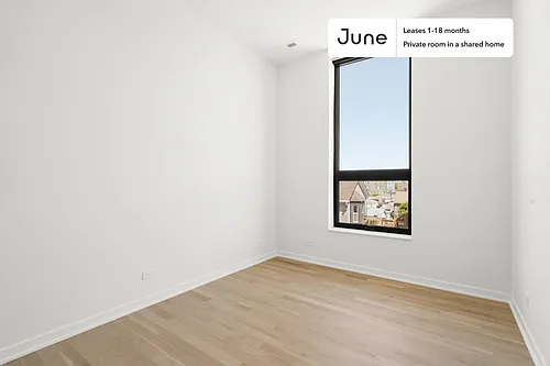 2122 S Hoyne Ave Photo 1