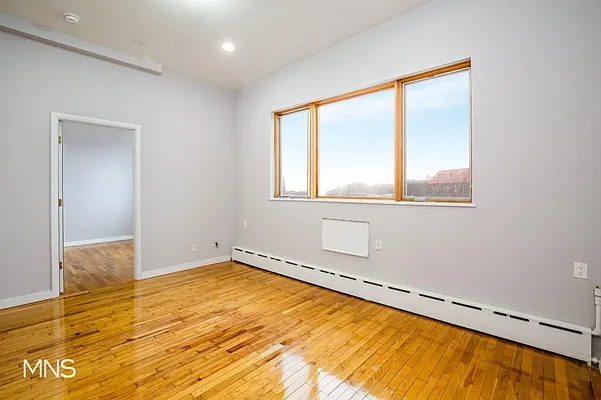 Rented by MNS Marketing | media 18