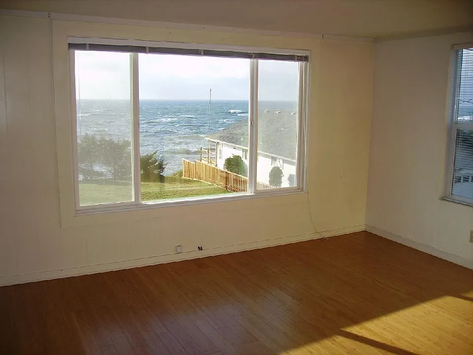 Upstairs living room & view