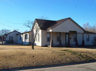 441 S 6th St, Sterling, KS 67579