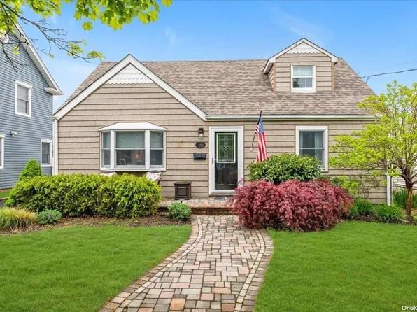 3304 1st Street, Oceanside, NY 11572