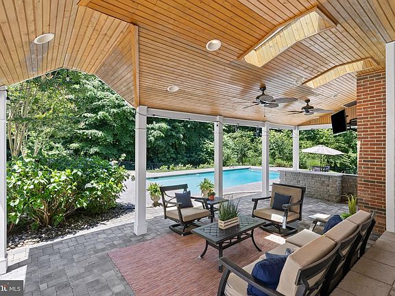 5th image of 3537 Russell Thomas Ln