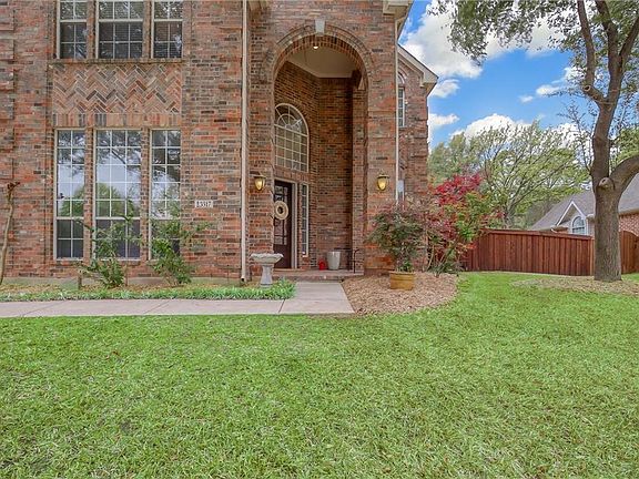 2nd image of 3517 Derbyshire Ct