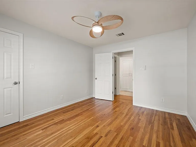 1000 Raven Bend Ct — Photo 29