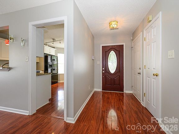5th image of 4821 Renfrew Dr