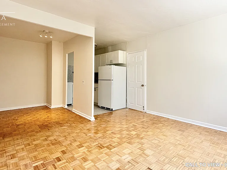 24 Pinehill Cres #101 — Photo 3